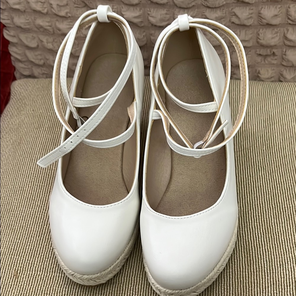 Women's White Espadrille Wedges.NWT - Picture 5 of 9